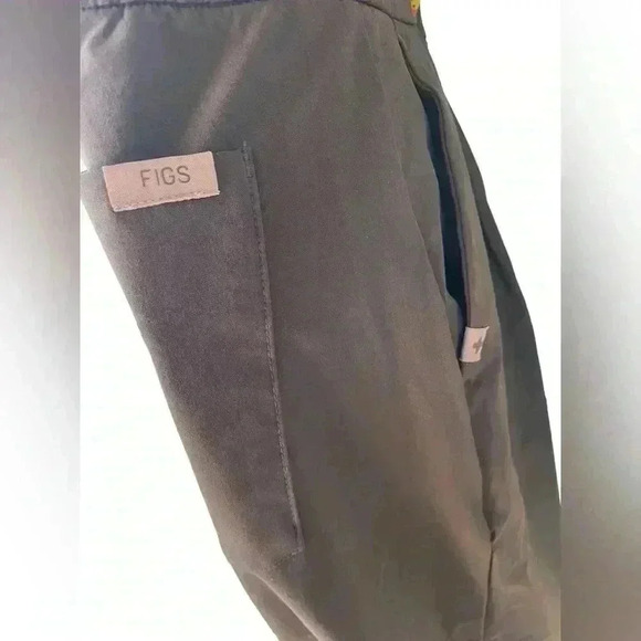FIGSPRO women’s black High Waisted Wide Leg
Trousers size MP preloved no flaws - Picture 8 of 10